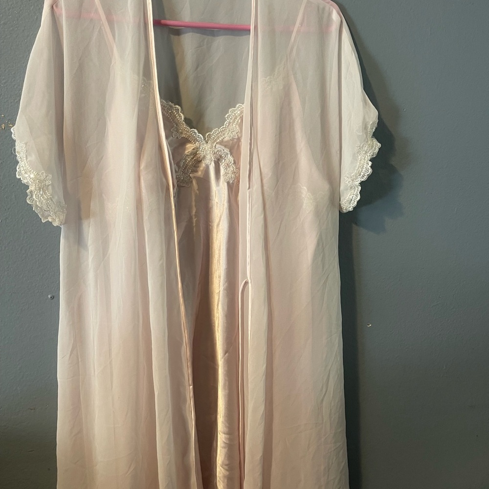 Elegant Lace Trim Nightgown Set